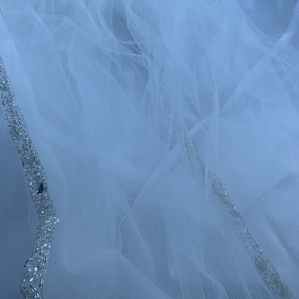 Beautiful Swarovski veil, approx 4ft.